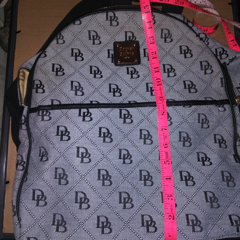 Full-size Backpack - Picture 2 of 4
